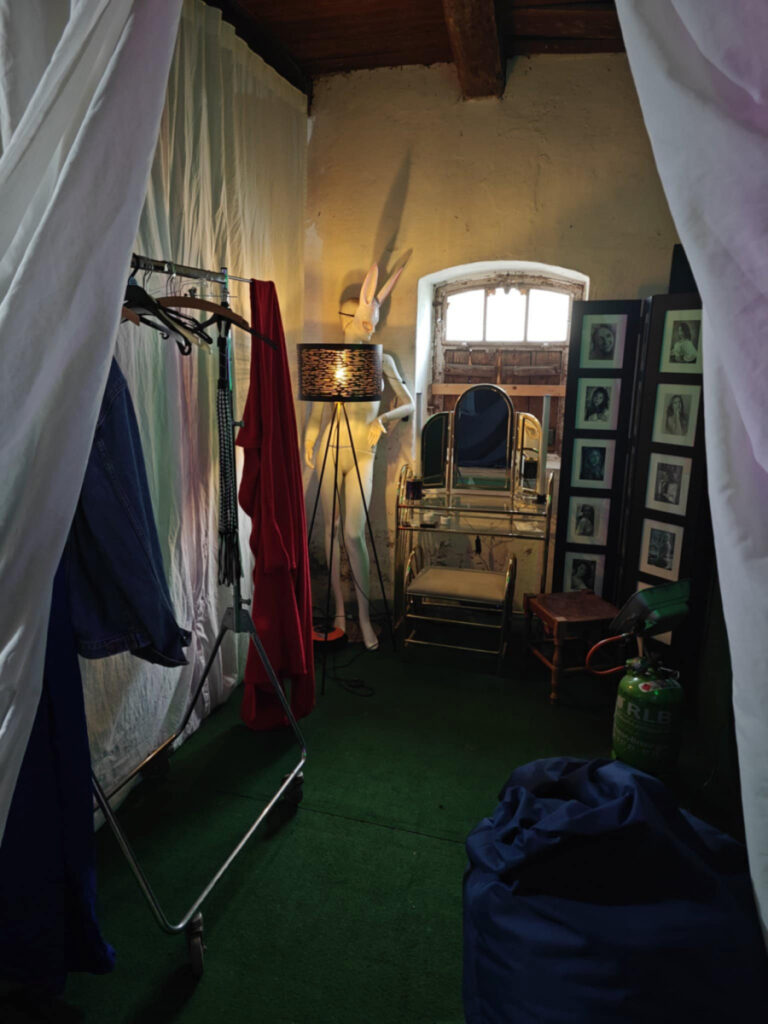 Studio 4